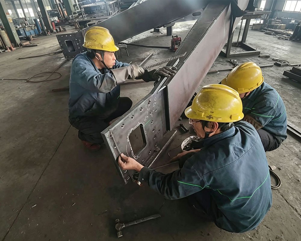 Pendulum Rides Manufacturing Process 4